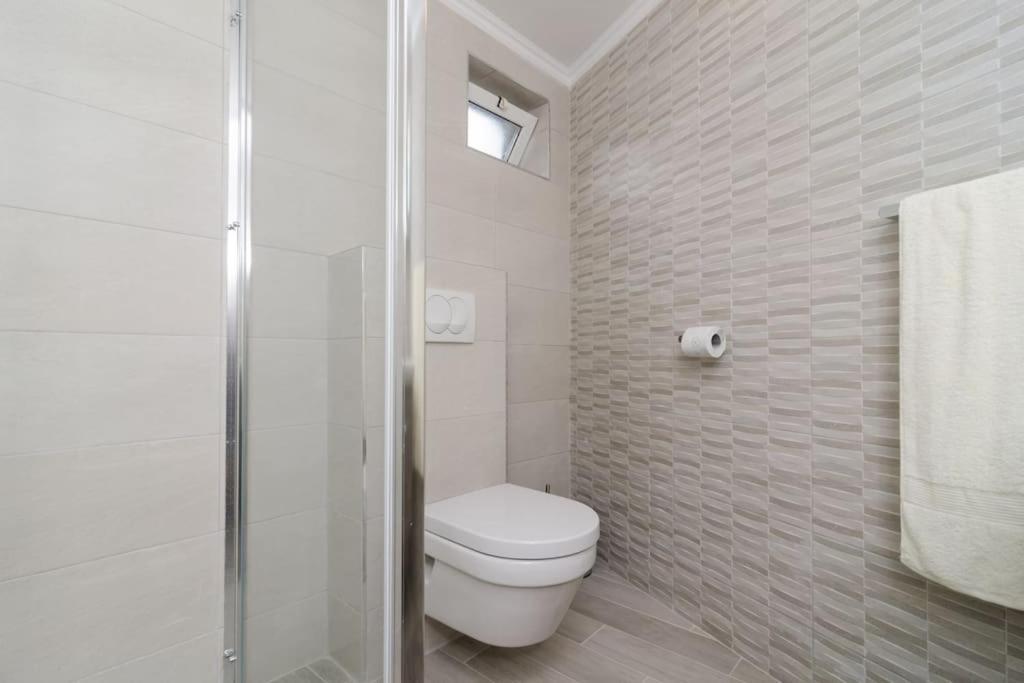 Sea View Apartment 10 Minutes Walk From Old City Dubrovnik Exterior photo